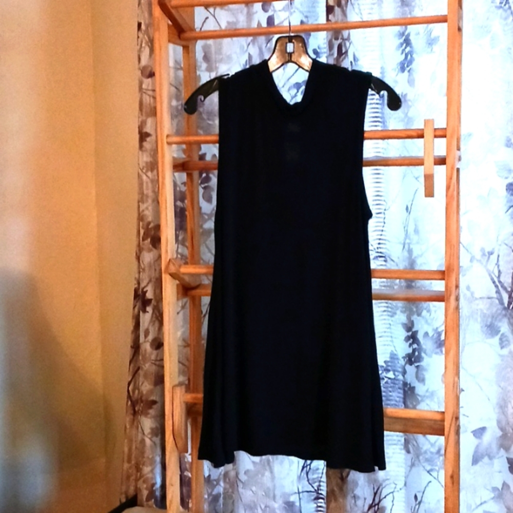 Sleeveless top by Candid Soul